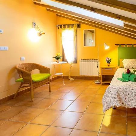 Charming House In With Garden. 別荘 *