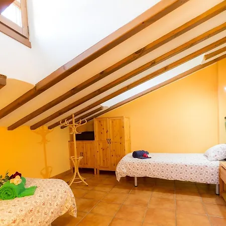Charming House In With Garden. * Fresneda de la Sierra Tiron