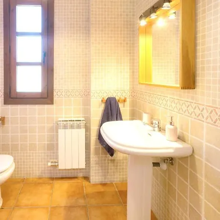 Holiday home Charming House In With Garden. *