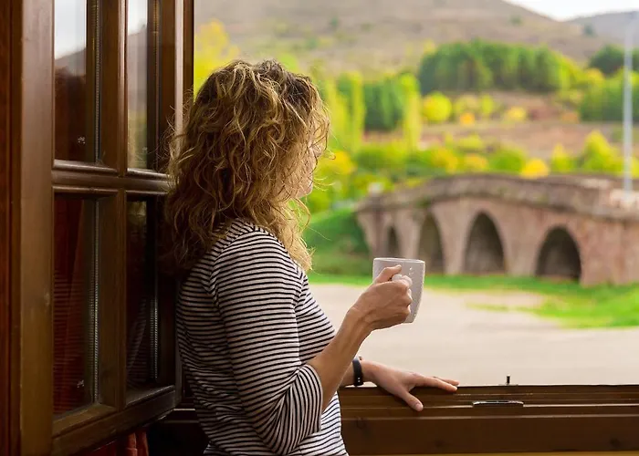 Charming House In With Garden. 別荘 Fresneda de la Sierra Tirón