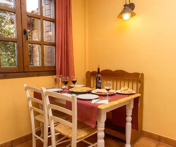 Charming House In With Garden. 別荘