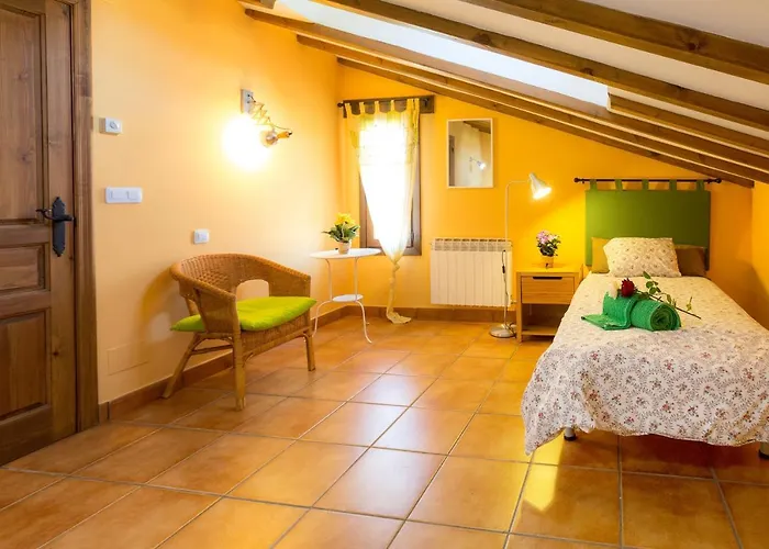 Charming House In With Garden. Дом отдыха *