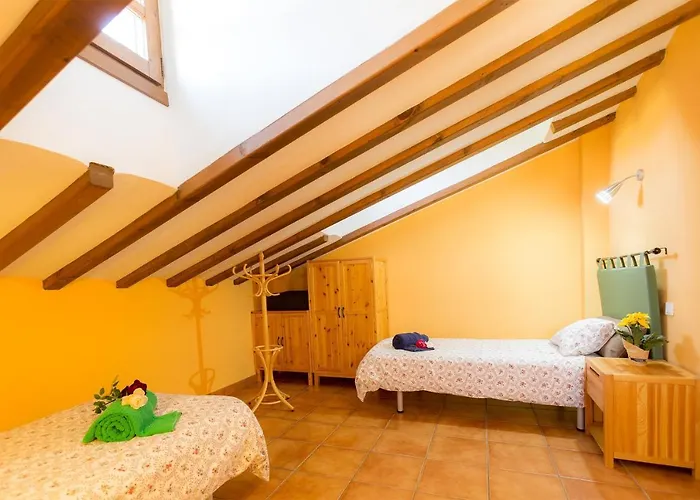 Charming House In With Garden. * Fresneda de la Sierra Tirón