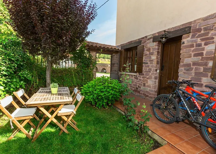 Charming House In With Garden.