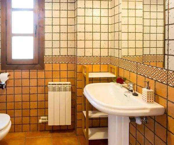 Charming House In With Garden. 別荘 *